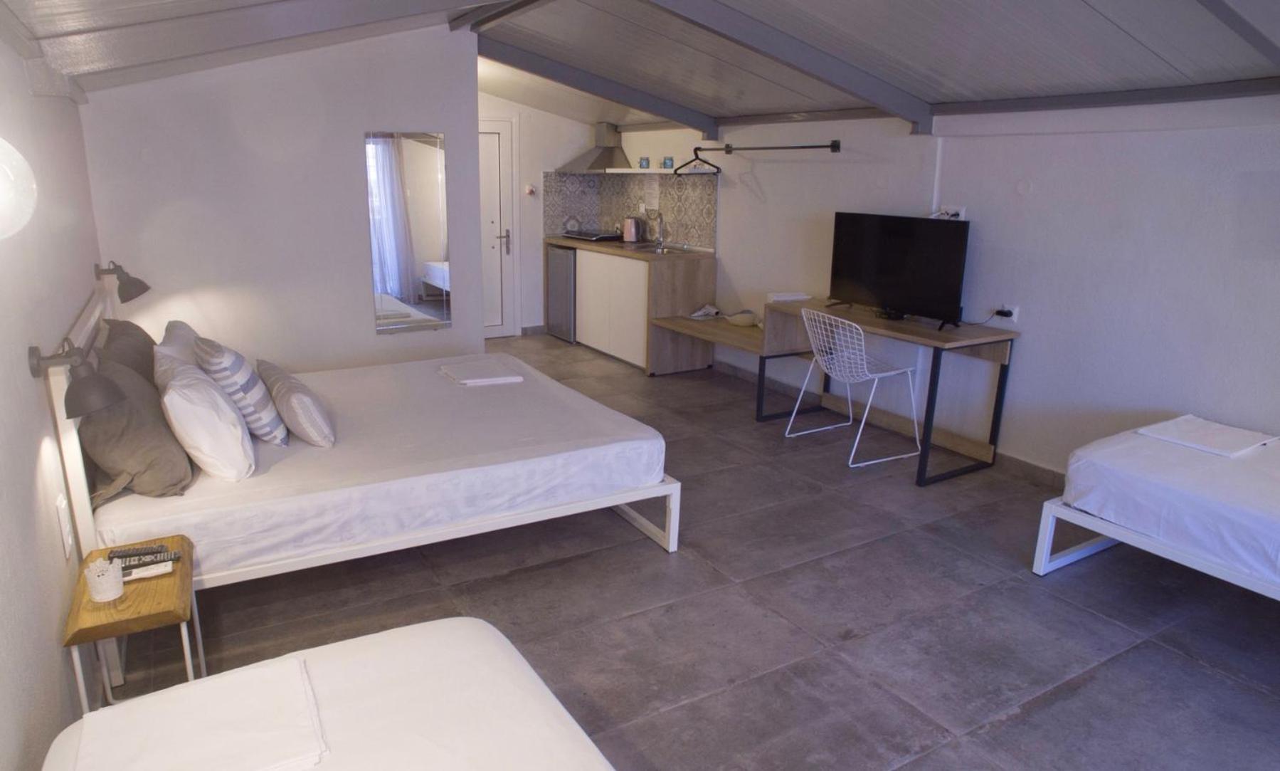 Zoe _Apartments_ สตาวรอส ภายนอก รูปภาพ