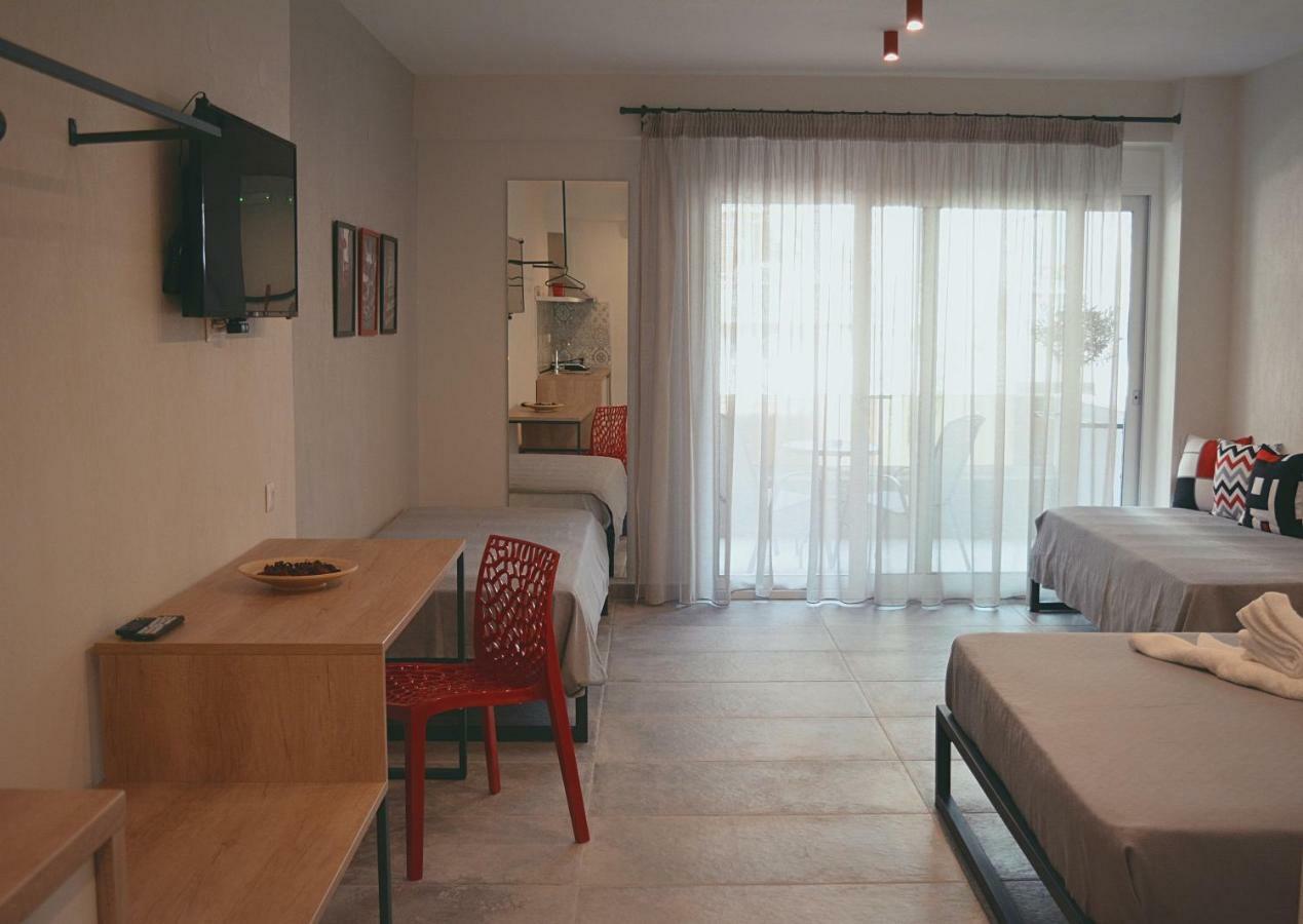 Zoe _Apartments_ สตาวรอส ภายนอก รูปภาพ